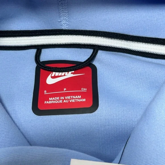 Nike Men's Tech Fleece Oversized Hoodie - Picture 8 of 13